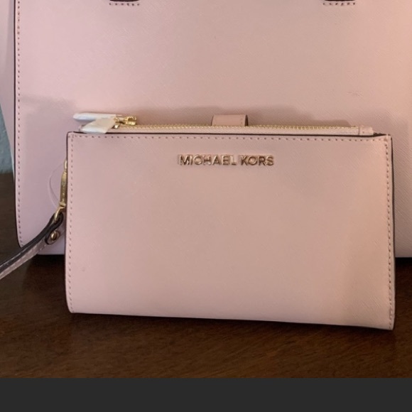 Last one New 💕MK double zipper wallet blossom - Picture 2 of 3